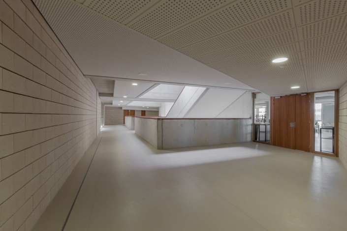 Munvez & Morel Architecture à Toulouse / Collège à Auterive (31) - Blocs de parement ELCO Acoustique