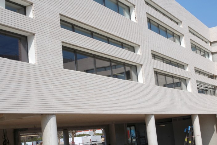 Agence ENIA Architecture à Montreuil (93) / Bâtiment EGIS à Montpellier - Briques BlocStar Am90
