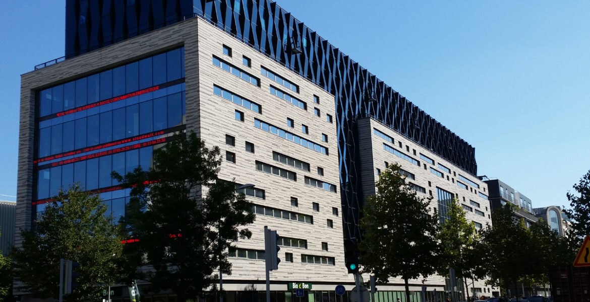 Bâtiment de Bureaux V2c à Boulogne-Billancourt (92) : KCAMP Architecture à Rotterdam - 2.600 m² de Briques Mbi parement Clivé