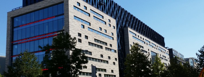 Bâtiment de Bureaux V2c à Boulogne-Billancourt (92) : KCAMP Architecture à Rotterdam - 2.600 m² de Briques Mbi parement Clivé