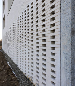 Bukolia à Cornebarieux (31) - Rahael Gabrion Architecture (75) ADN Patrimoine (31) - 800 m² Plaquettes Ac19 & Briques BlocStar AmR210