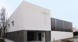 Eglise St Joseph à Montigny les Cormeilles (95) - Enia Architectes (93) - 640 m² de briques BlocStar Am90 et Plaquettes Ac19