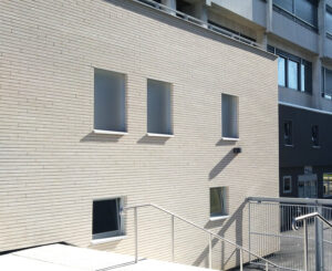 Réhabilitation Centre Ville à Choiy-le-Roi "la Dalle Orix" / Agence AMA ARCHITECTURE S'PACE - BRIQUES BlocStar As100 à Montage à Sec