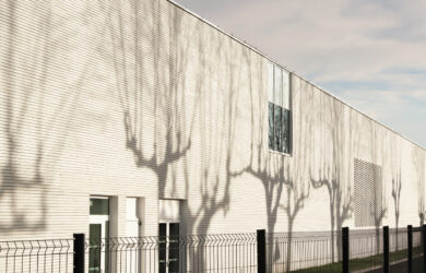 Collège Léon Cazeneuve à Isle en Dodon (31) - C+2B Architecture (31) - 2500 m² de Briques BlocStar Am90