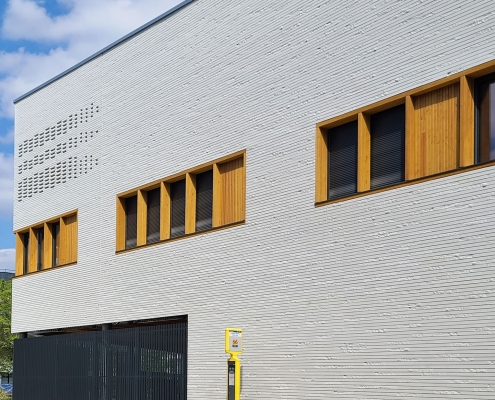 Collège, gymnase à Orléans (45) – Archi5 Prod (93) – 2500m² Briques BlocStar AmR70 Lisses et Clivées