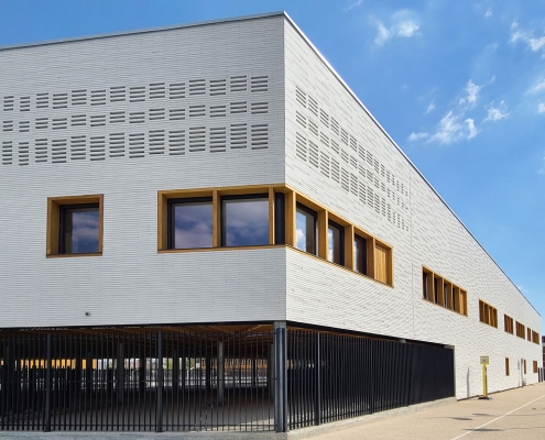 Collège, gymnase à Orléans (45) – Archi5 Prod (93) – 2500m² Briques BlocStar AmR70 Lisses et Clivées