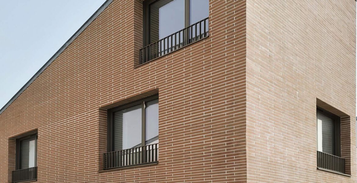 Résidence Hameau Chapus (C à Nantes (44) - Tact Architectes (44) - GHT (44) - 1600m² Briques BlocStar Am70, Am180 et Plaquettes Ac19