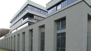 Netten Campus à Lille (59) - Lalou & Lebec Architectes (59) - Vinci Immobilier (69) - 6165 m² de briques béton BlocStar Am90