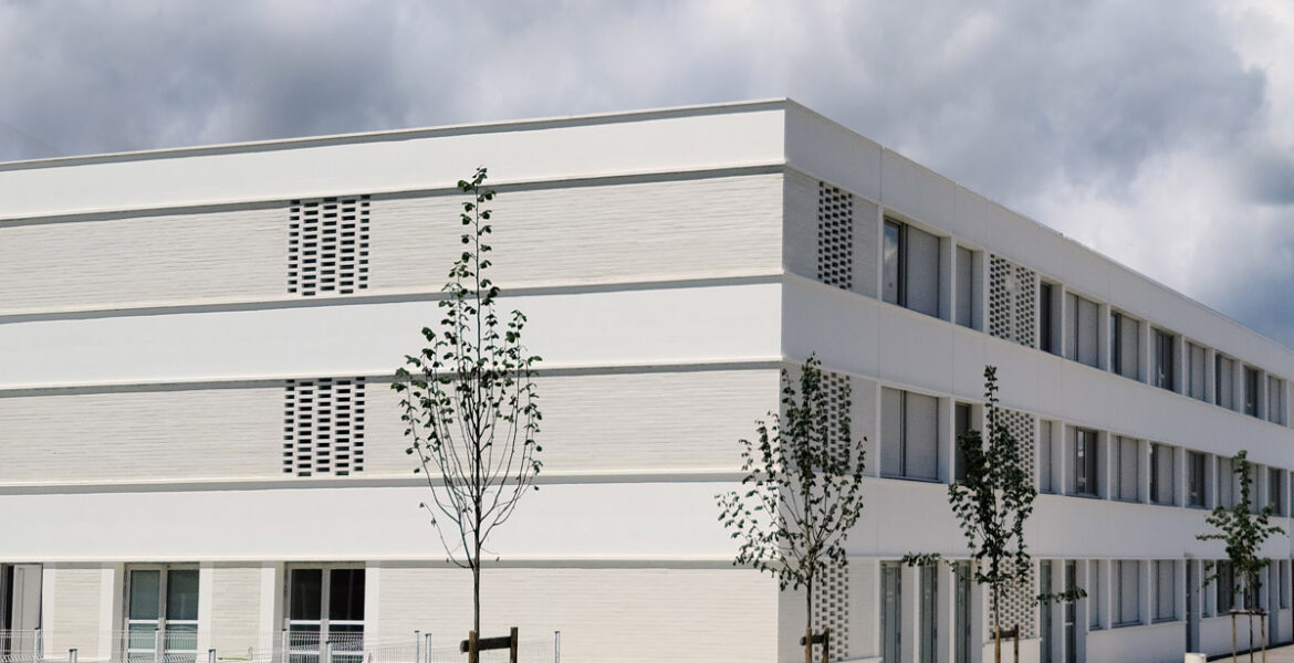Groupe scolaire Sainte Geneviève à St Jory (31) - Taillandier architectes (31) - Ogec(31) - 500 m² de Plaquettes Ac19
