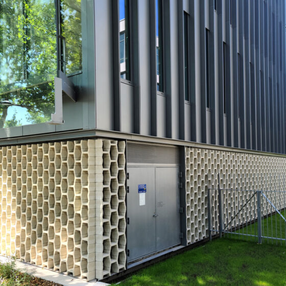 Gerland Immeuble de Bureaux EKLAA à Lyon (69) AFAA Architecture (69) AMSE France (13) - 550 m² de Bloc Béton en H