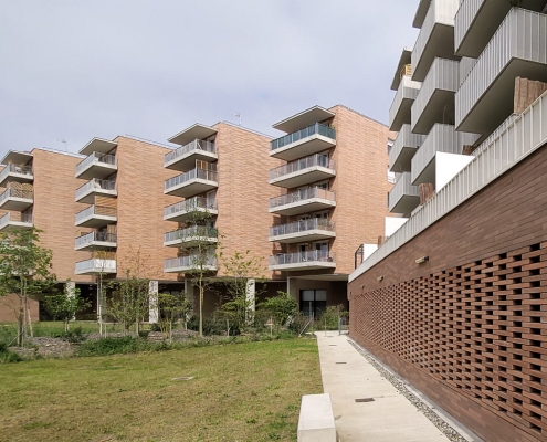 Cour Magenta à Toulouse: Taillandier Architectes (31) et Scalènes Architectes (31) – 4900m² Plaquettes BlocStar Ac19