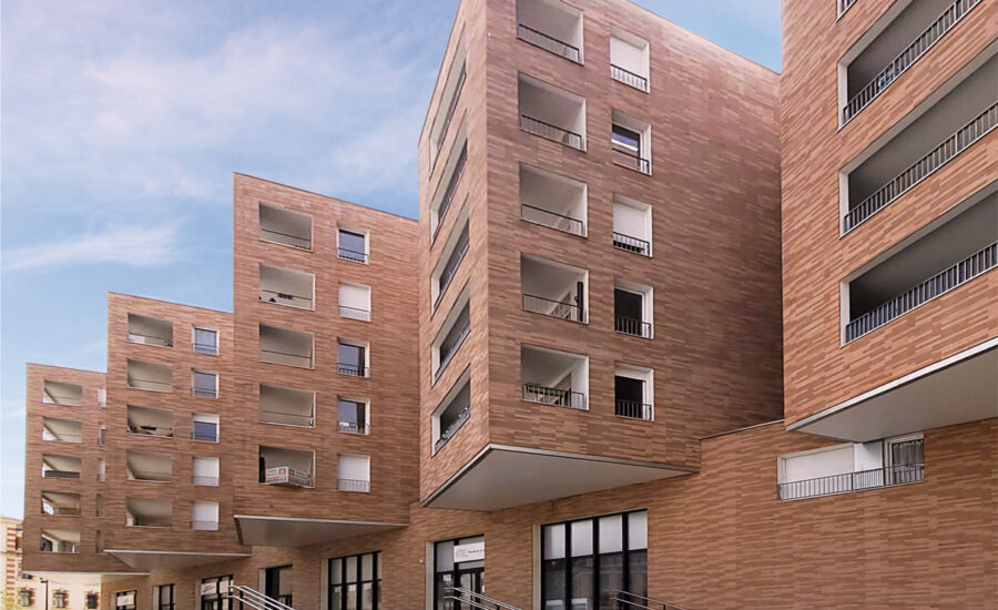 Cour Magenta à Toulouse: Taillandier Architectes (31) et Scalènes Architectes (31) – 4900m² Plaquettes BlocStar Ac19