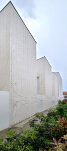 Logement Guesdes à Bègles (33) - Faye Architecte (33) DSA (33) - 700 m² de Briques BlocStar Am90, AmR210 et Plaquettes Ac19 - Moucharabieh