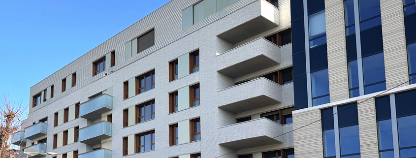 84 logements collectifs à Courbevoie (92) - Immobilière 3F (75) - 2010 m² de briques BlocStar Am90 et Plaquettes Ac19