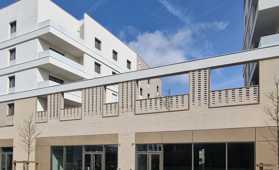 Grigny Coeur de ville (91) - Cussac Architectes (75) - BATIGERE (92) IDF - 1700 m² de briques BlocStar AmR90, AmR140, AmR180 et Plaquettes BlocStar Ac19