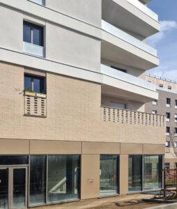 Grigny Coeur de ville (91) - Cussac Architectes (75) - BATIGERE (92) IDF - 1700 m² de briques BlocStar AmR90, AmR140, AmR180 et Plaquettes BlocStar Ac19