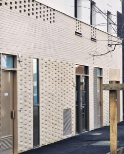 Grigny Coeur de ville (91) - Cussac Architectes (75) - BATIGERE (92) IDF - 1700 m² de briques BlocStar AmR90, AmR140, AmR180 et Plaquettes BlocStar Ac19