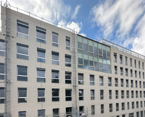 Campus universitaire à Lille (59) - Saison Menu & Associés Architectes (59) - 2450 m² Briques Béton BlocStar AmR90