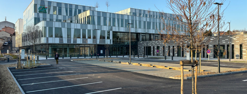 Siège du Crédit agricole Centre Ouest dit « CACO » à Limoges (87) - AIA Architectes (69) + BVL Architectes (87) - 1063 m² de Briques Béton BlocStar AmR70& Am90 en hauteur 10