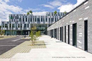 Siège du Crédit agricole Centre Ouest dit « CACO » à Limoges (87) - AIA Architectes (69) + BVL Architectes (87) - 1063 m² de Briques Béton BlocStar AmR70& Am90 en hauteur 10