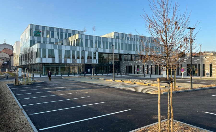 Siège du Crédit agricole Centre Ouest dit « CACO » à Limoges (87) - AIA Architectes (69) + BVL Architectes (87) - 1063 m² de Briques Béton BlocStar AmR70& Am90 en hauteur 10