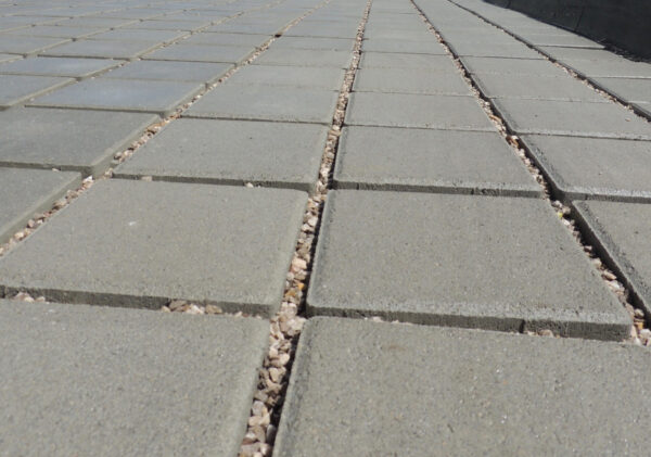 Pavé classique à joints drainants