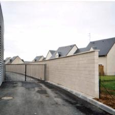 Séparatif Extérieur & Cloture en Blocs ELCO Coffrant de 20 Parement Lisse Ton Pierre