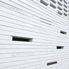 Direction départ des Finances publiques à Bobigny (93) - Patriarche and Co (75) - 3760 m² de briques BlocStar Am70