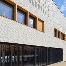 Collège, gymnase à Orléans (45) – Archi5 Prod (93) – 2500m² Briques BlocStar AmR70 Lisses et Clivées