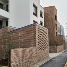 Résidence Hameau Chapus (C à Nantes (44) - Tact Architectes (44) - GHT (44) - 1600m² Briques BlocStar Am70, Am180 et Plaquettes Ac19