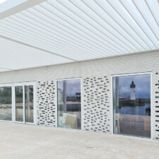 Opération Port Haliguen à Quiberon (56) - DDL Architecte (56) - Compagnie des ports du Morbihan - 840 m² de briques béton BlocStar AmR70, AmR90 et AmR180