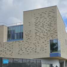 Ecole Diderot à Pantin (93) - Extra Muros (93) Bombrun-Costes Architectures (75) Ville de Pantin (93) - 2500 m² de Briques BlocStar AmR90