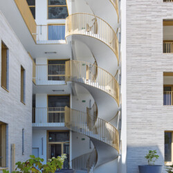 Logements Ilots G2 à Nantes (44) – Tectone architecture (75) & Tact Architectes (44) – CDC Habitat & GHT Coopérative (44) – 4200 m² de briques BlocStar Am90 Lisses & Clivées et Am180 – Equerre d’Argent 2020